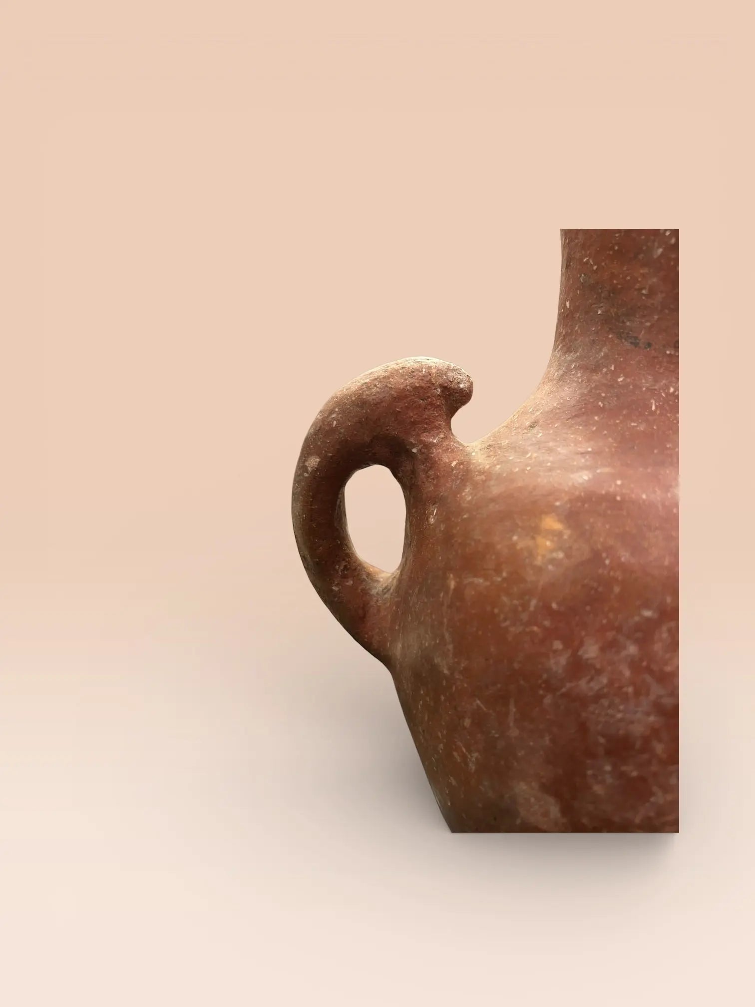 Vase ancien en terre cuite rouge - Élégance Romaine Pièce Unique